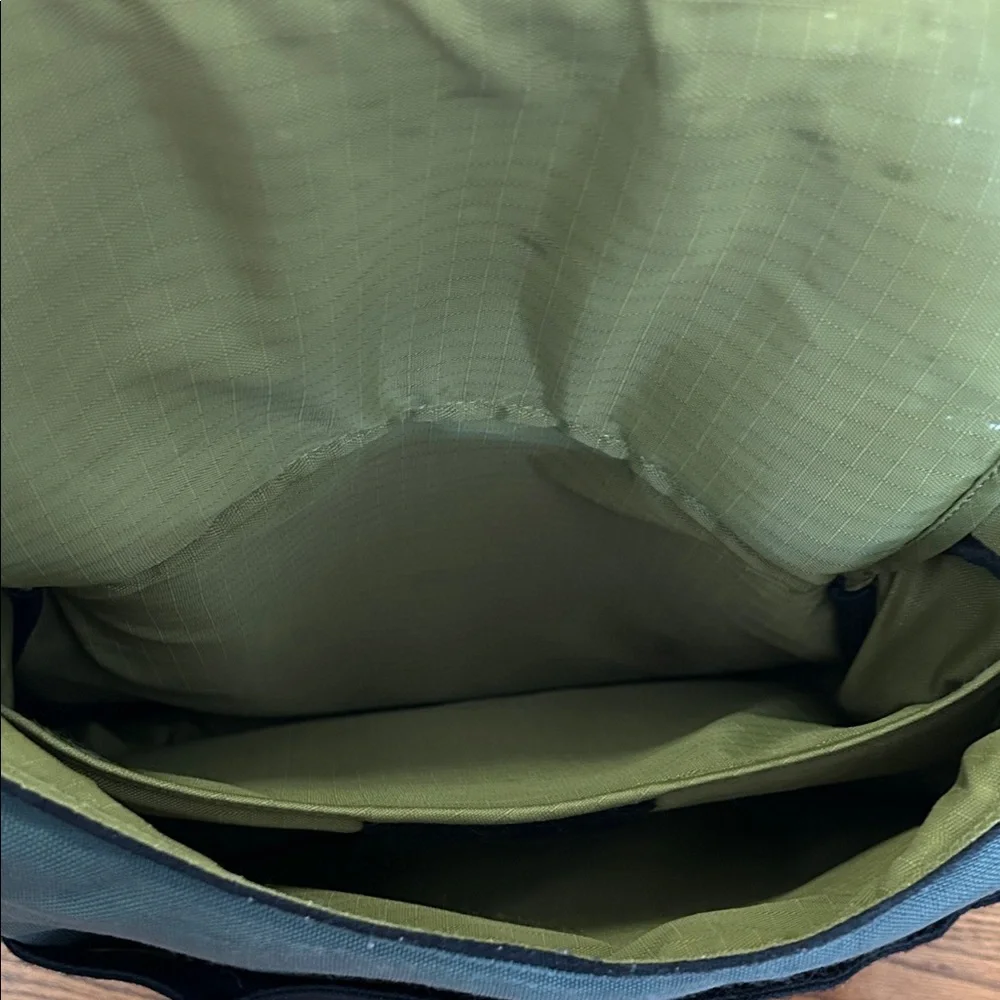Crumpler bag large